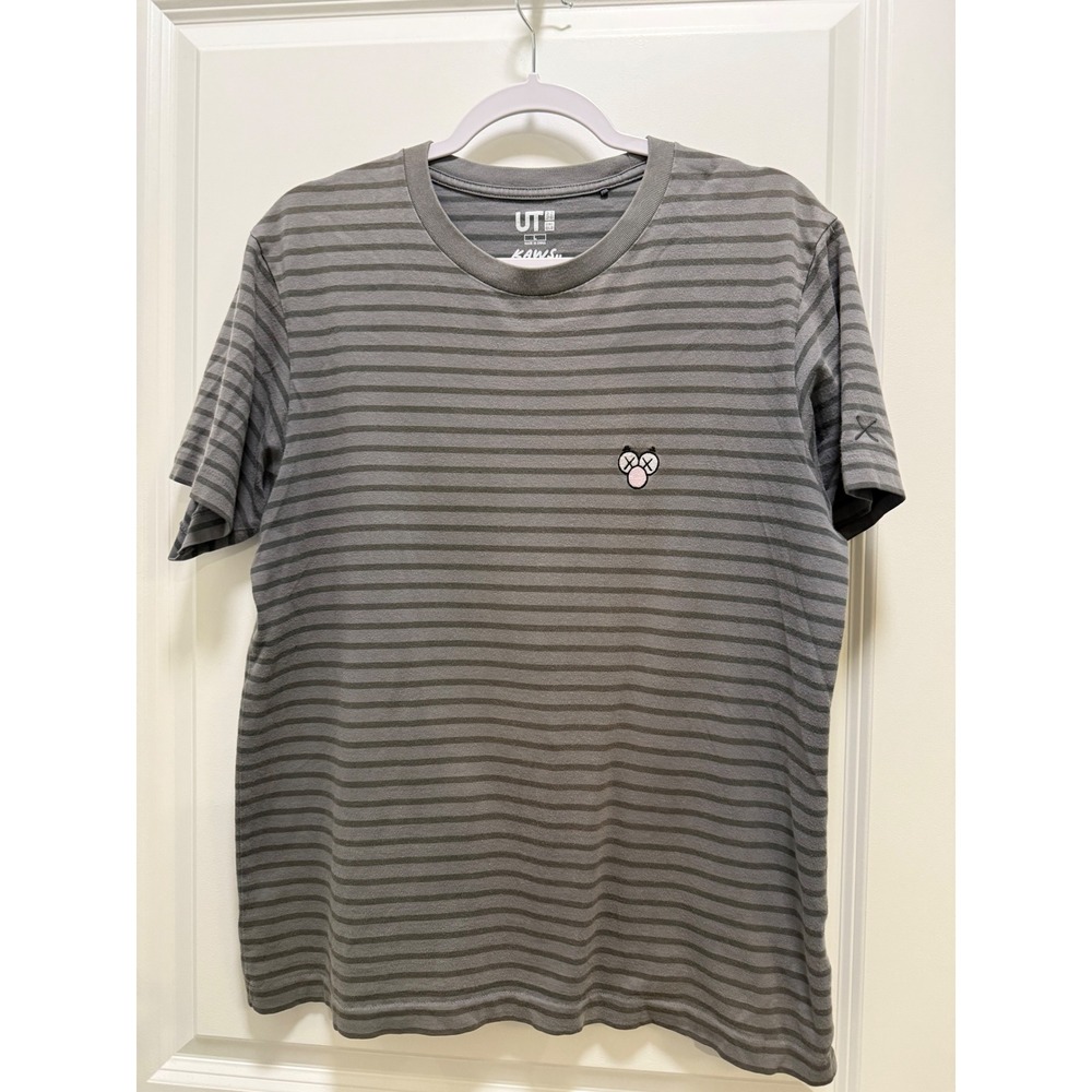 Uniqlo UT x KAWS Striped T-Shirt Mens Large Grey Embroidered Logo Short Sleeve